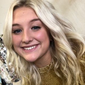 Meet your Posher, Claire